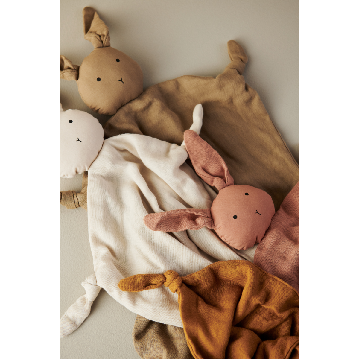 LIEWOOD Agnete nusseklud - Rabbit sandy - Nusseklud